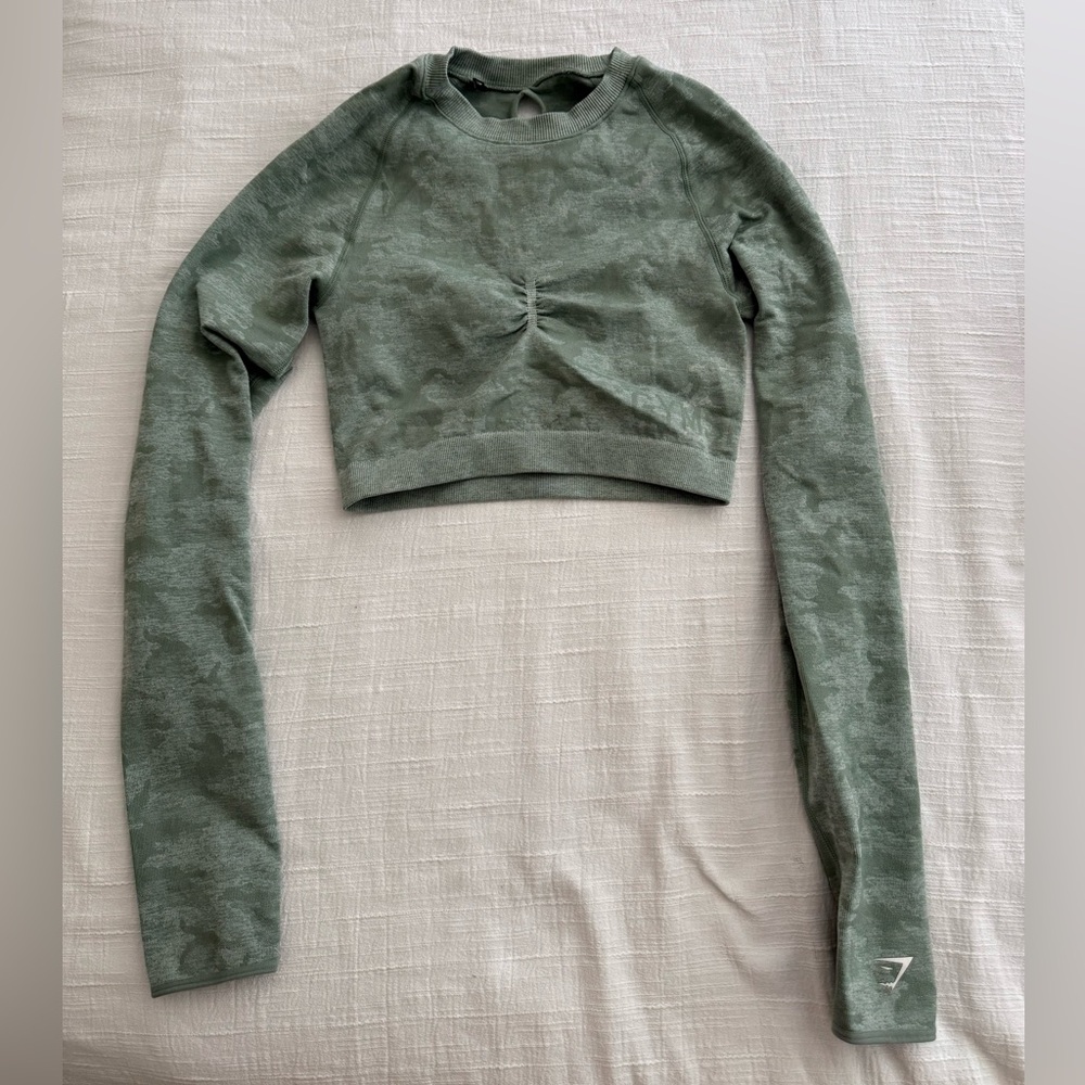 Gymshark Camo Seamless Long Sleeve Crop Top - sage green